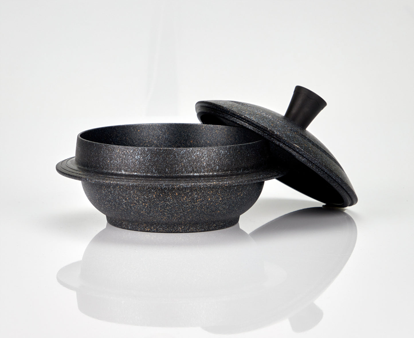 Stunning Korean cauldron to cook delicious rice