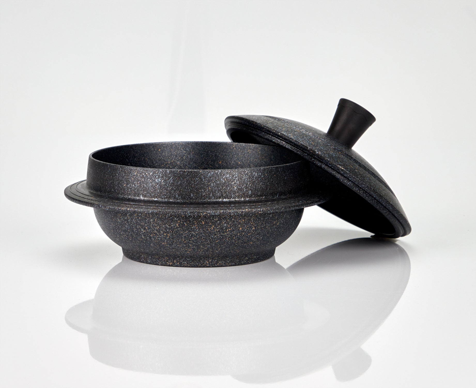 Stunning Korean cauldron to cook delicious rice